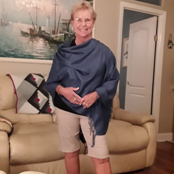 SCARF/WRAP/SHAWL COVERUP - Picture 4 of 4